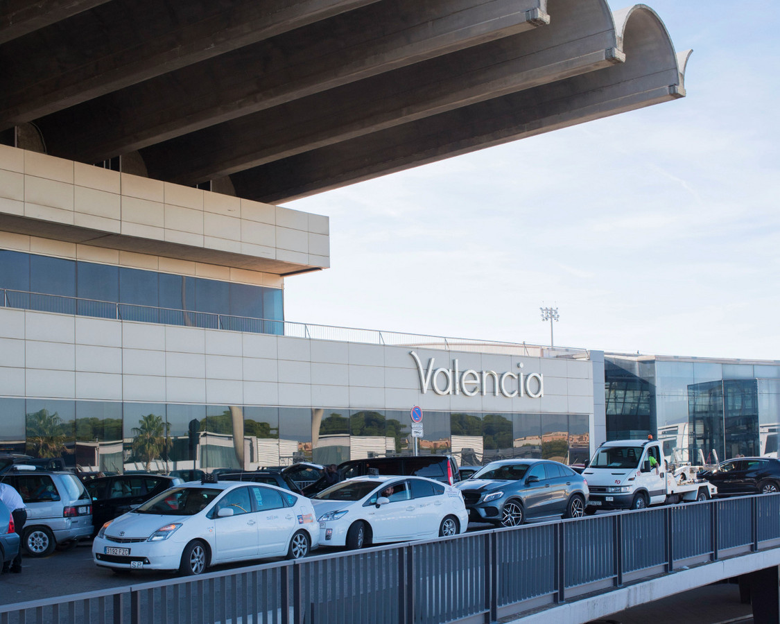 Aparcamiento-aeropuerto De Valencia