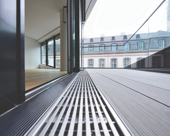 ACO Holzterrassenrinne DSC1719