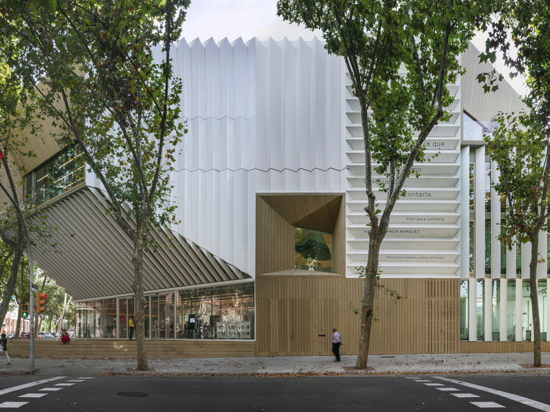 8. EQUIPAMIENTO URBANO