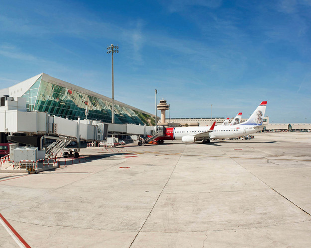 Campo De Vuelo-aeropuerto De Palma De Mallorca-4