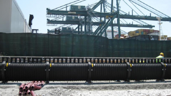 Terminal MSC en el puerto de Valencia (España) Terminal MSC en el puerto de Valencia (España)