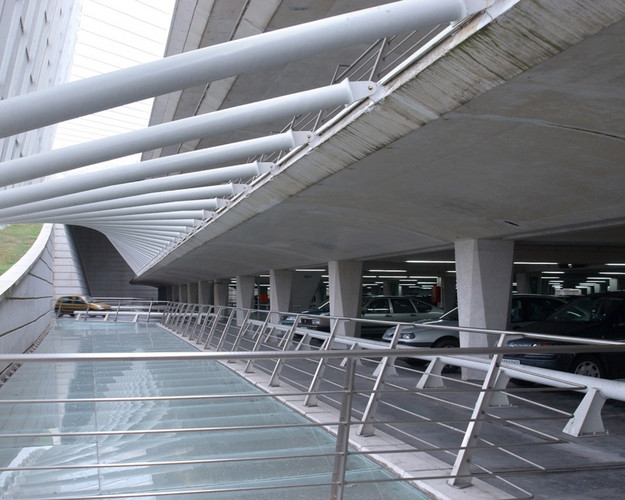 Aparcamiento-aeropuerto De Bilbao