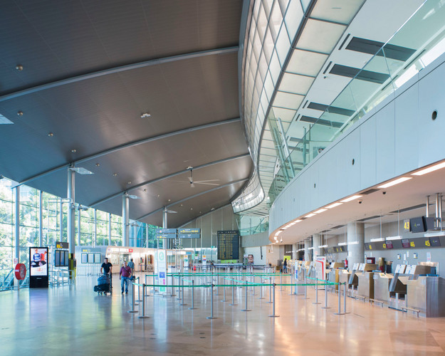 Terminal Interiores-aeropuerto De Valencia-1