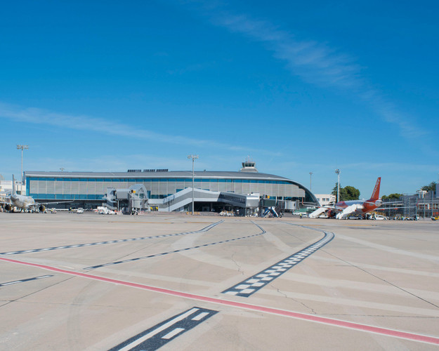 Campo De Vuelo-aeropuerto De Valencia-4