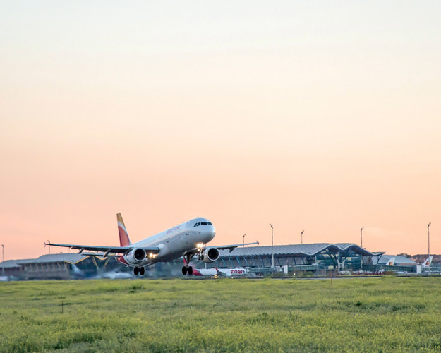 Campo De Vuelo-aeropuerto Barajas-1