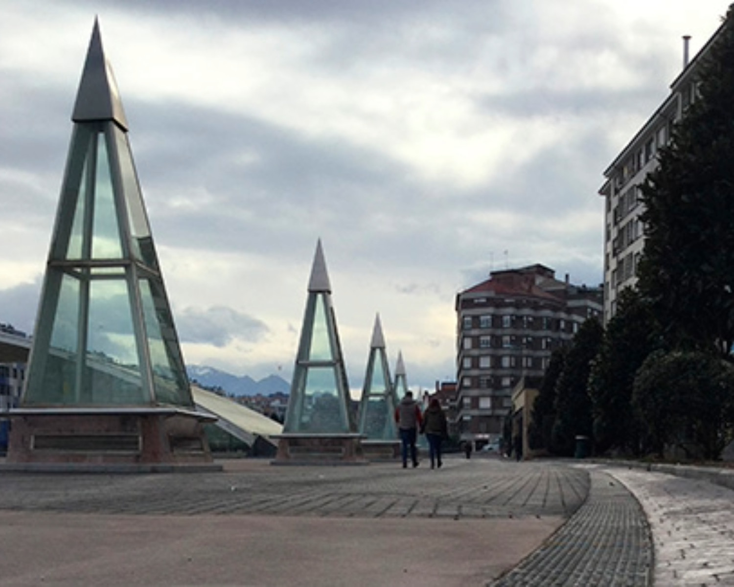 1 - Plaza De Los Ferroviarios Oviedo - 480x325