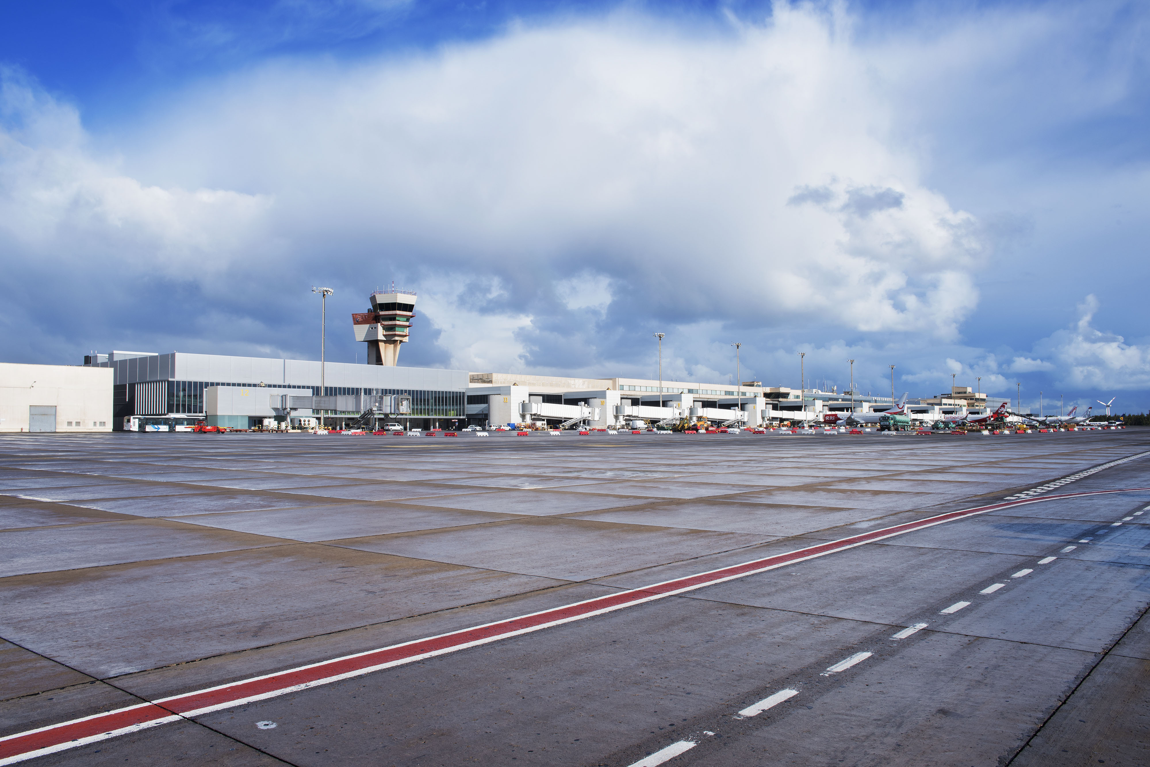 Canales de drenaje ACO en el Aeropuerto de Gran Canaria