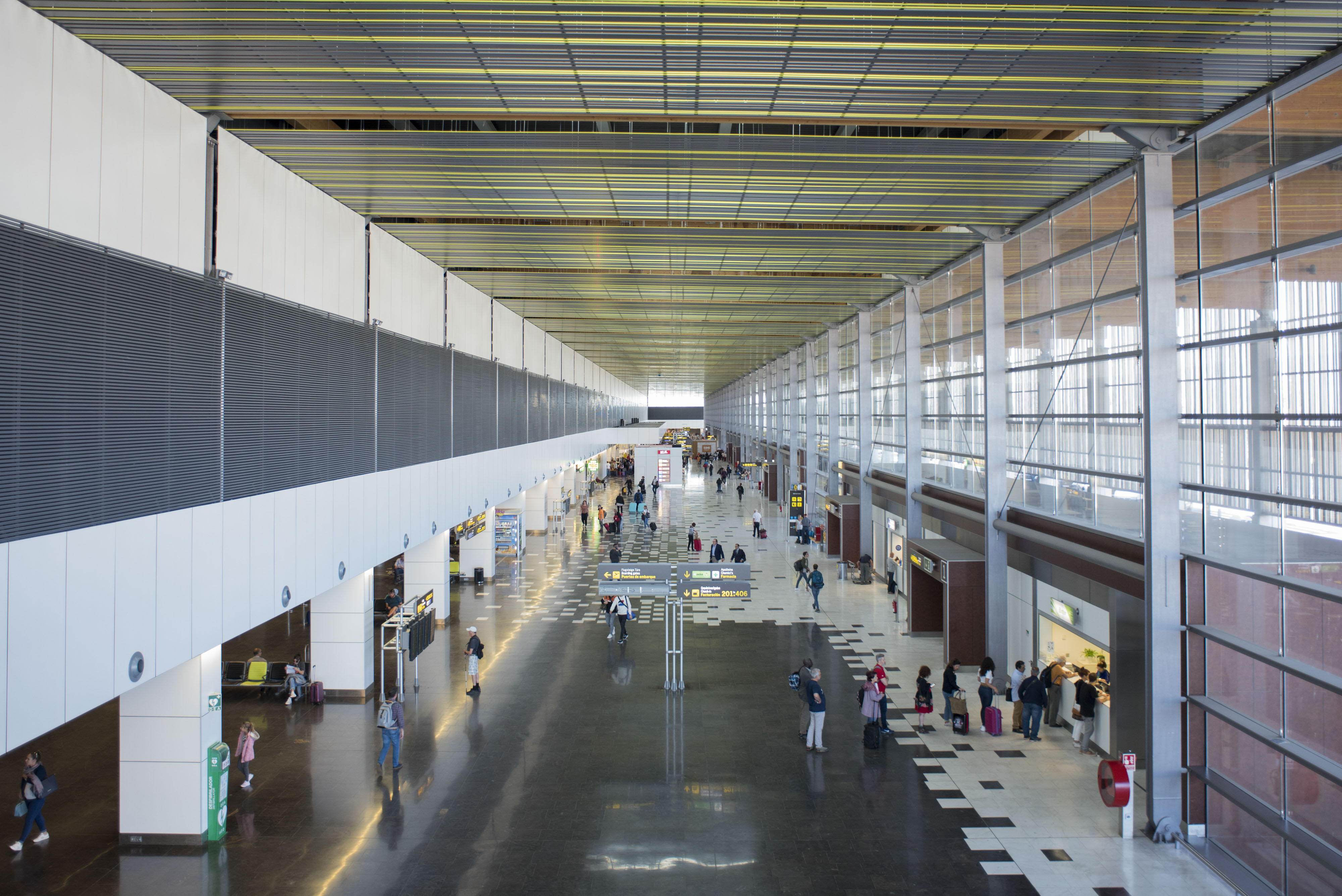 Canais de drenagem ACO no Aeroporto de Gran Canaria