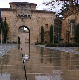 ACO en la plaza del Monasterio de Poblet