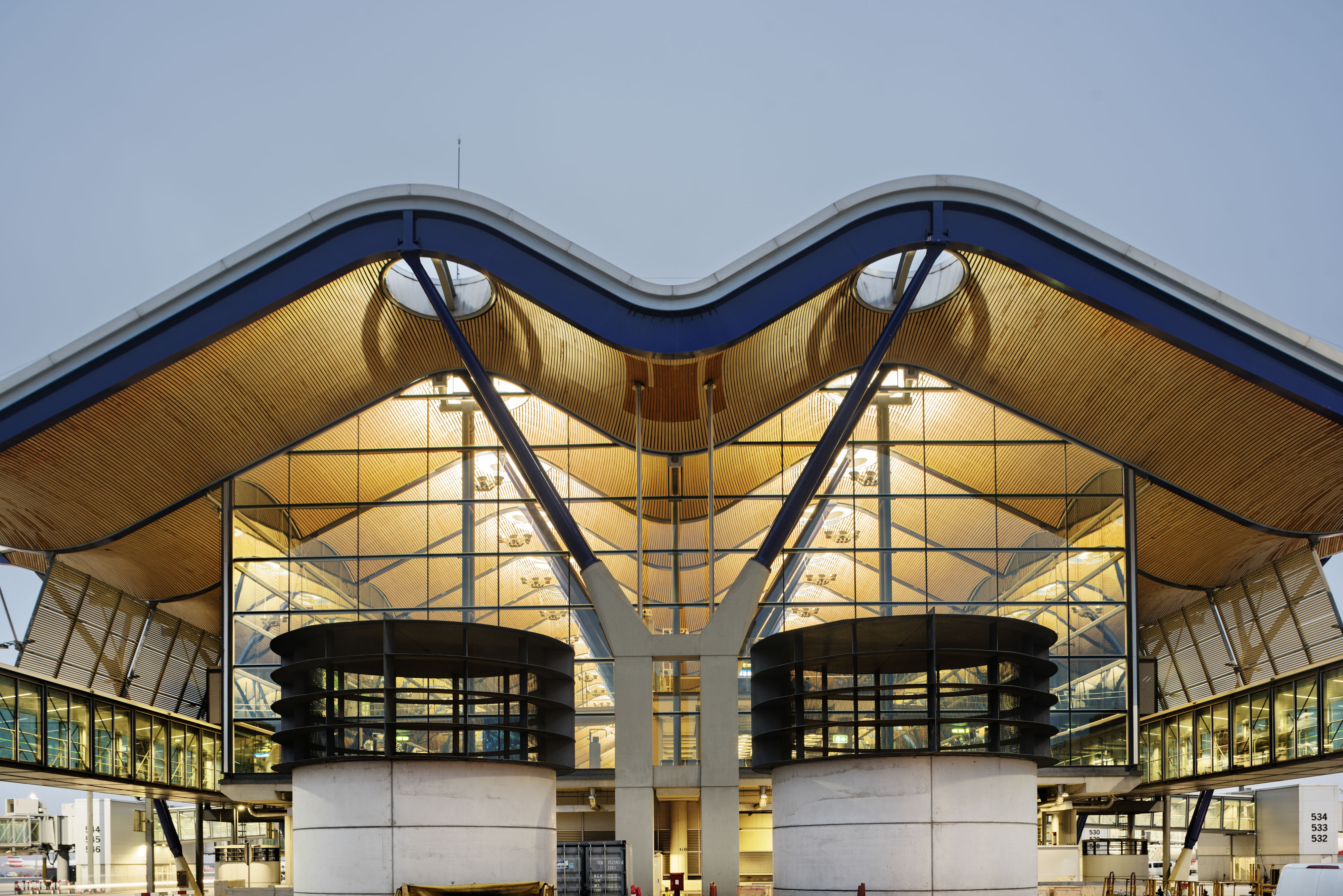 Canais de drenagem ACO no aeroporto de Madrid-Barajas