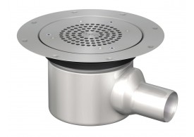 Render del sumidero EG150 TELESCOPICO, fabricado en acero inoxidable AISI304, de dimensiones Ø225 H126 con marco para clipaje de tela, salida horizontal DN50, con sifón, con reja perforada con fijación clase de carga K3.