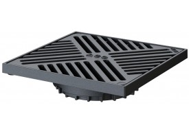 Render da grelha para sumidouro tipo ACO GRAVITY DN125-150, fabricada em ferro fundido, com un marco perimetral de 300x300mm e 60 mm de altura. Grelha tipo slot com largura visível de 286 mm e ranhuras de 10, para classe de carga M125