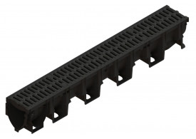 Render do conjunto de canal XTRADRAIN 100 L1000 H150 em composite plástico com pré-marca para saída vertical DN/OD 110 e grelha passarela em fundição B125 com sistema de fixação Drainlock