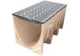 Render del canal MULTILINE V500 0.0 L1000 H590 de hormigón polímero con reja pasarela de fundición E600, sistema de fijación Drainlock con bastidor de acero galvanizado