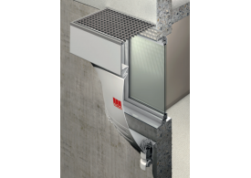 Imagen instalación del realce de altura ajustable H30/300 del tragaluz THERM.